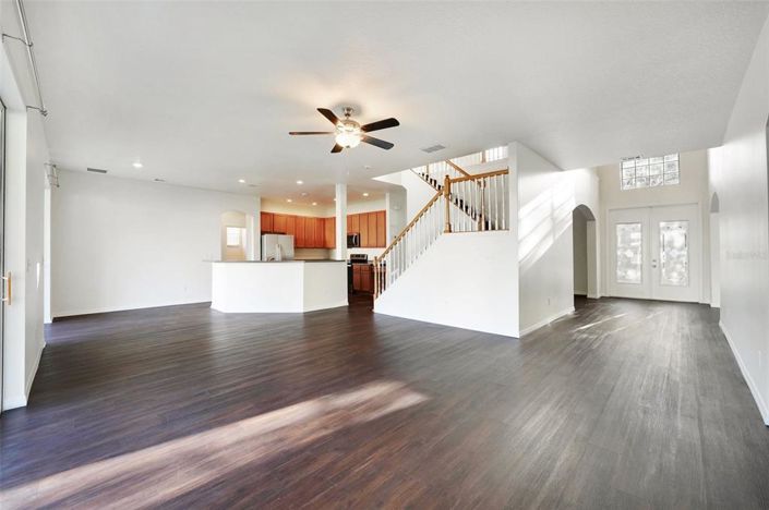 Image No.5-6 Bed House for sale