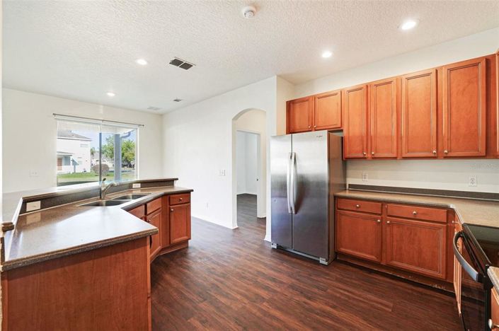 Image No.7-6 Bed House for sale