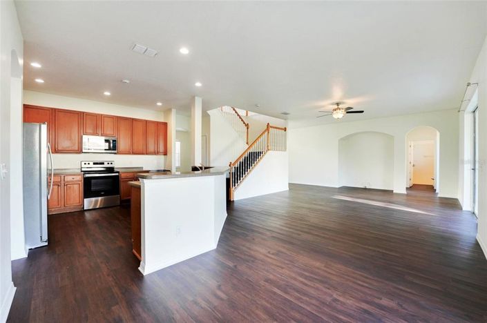 Image No.9-6 Bed House for sale