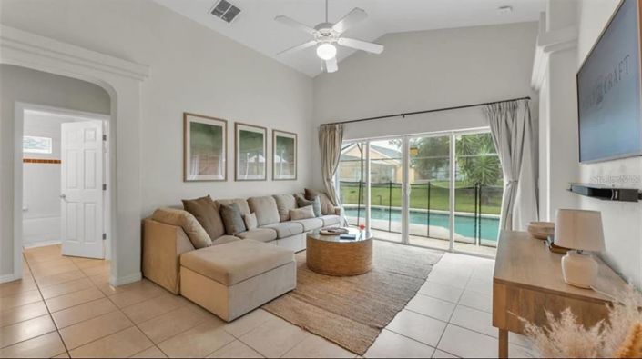 Image No.3-4 Bed House for sale