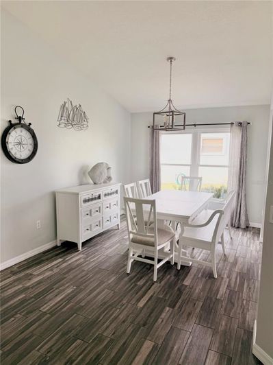 Image No.2-Maison de 4 chambres à vendre à Saint John