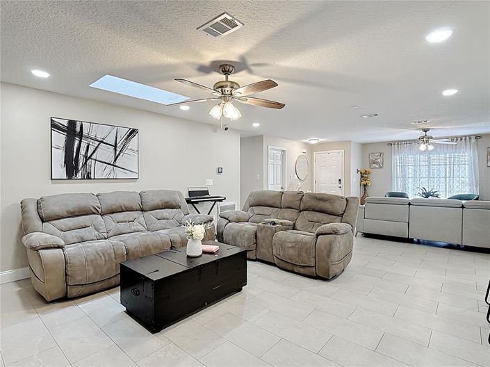 Image No.12-4 Bed House for sale