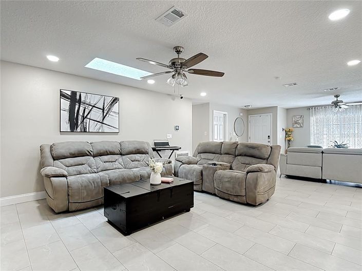 Image No.14-4 Bed House for sale