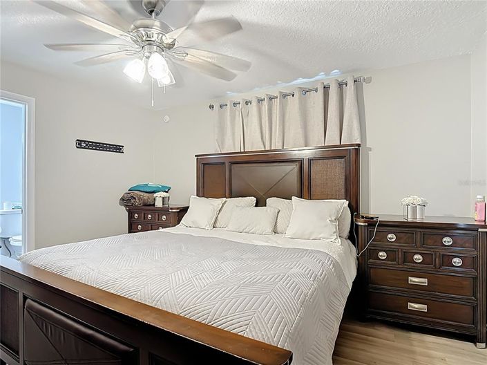 Image No.36-4 Bed House for sale