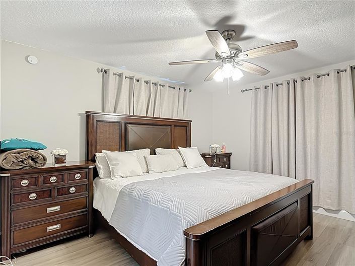 Image No.37-4 Bed House for sale