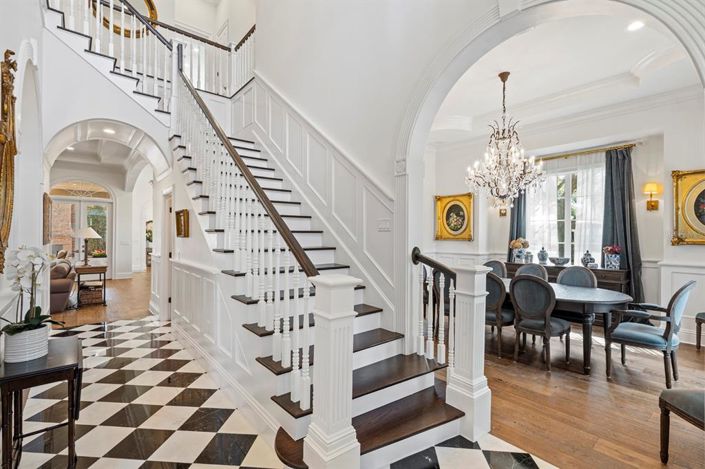 Image No.2-5 Bed House for sale