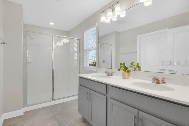 Image No.20-4 Bed House for sale