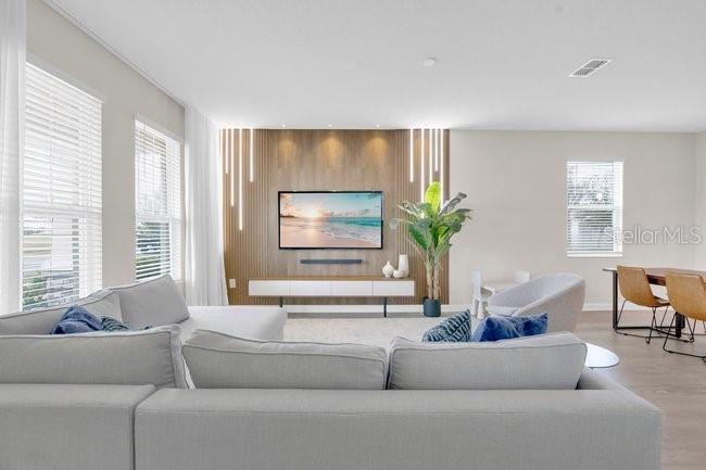 Image No.8-4 Bed House for sale