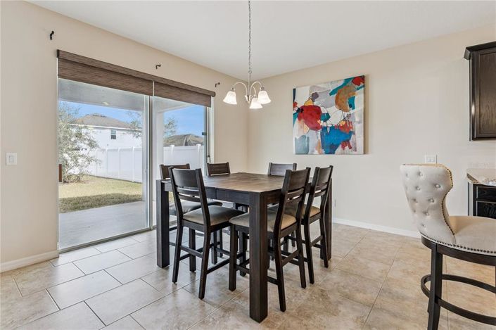 Image No.7-5 Bed House for sale