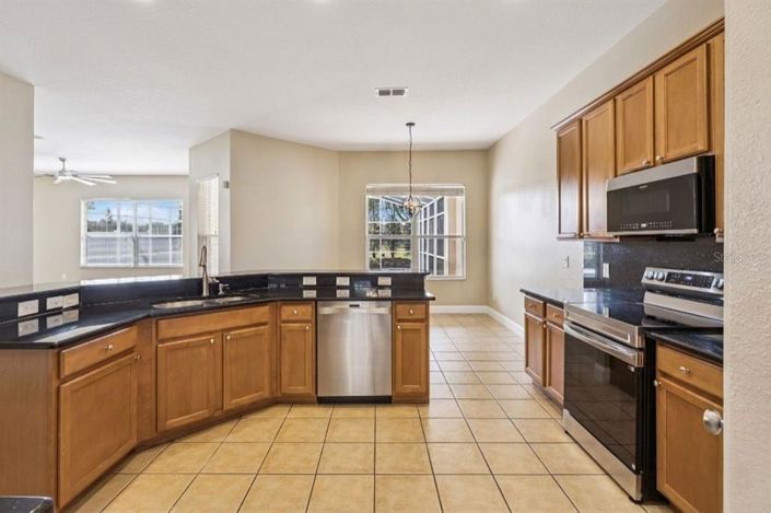 Image No.3-5 Bed House for sale