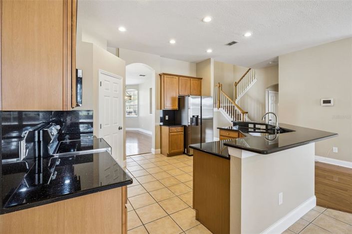 Image No.4-5 Bed House for sale