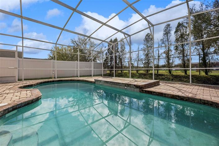 Image No.48-5 Bed House for sale