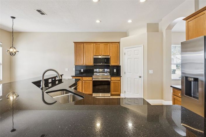 Image No.5-5 Bed House for sale