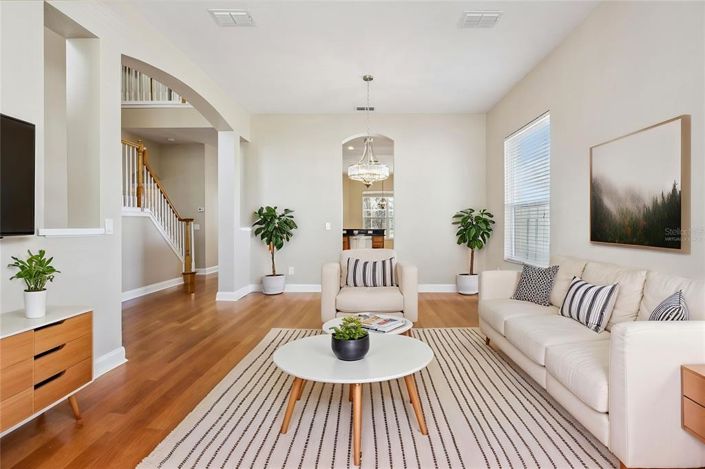 Image No.7-5 Bed House for sale