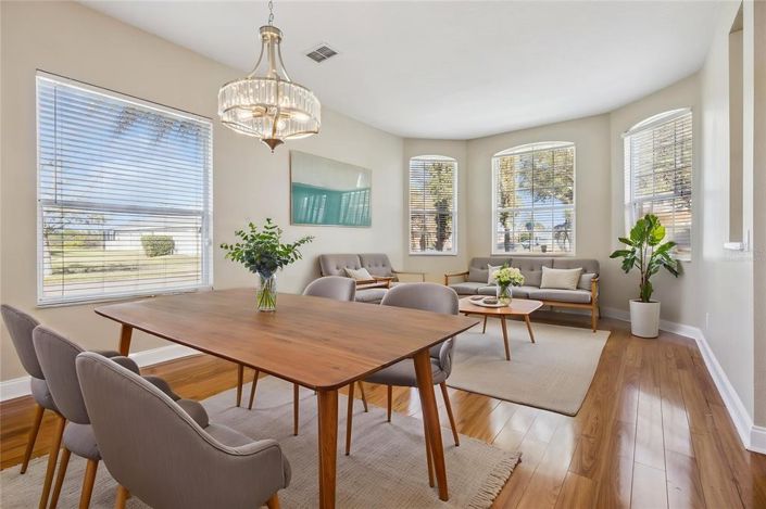 Image No.8-5 Bed House for sale