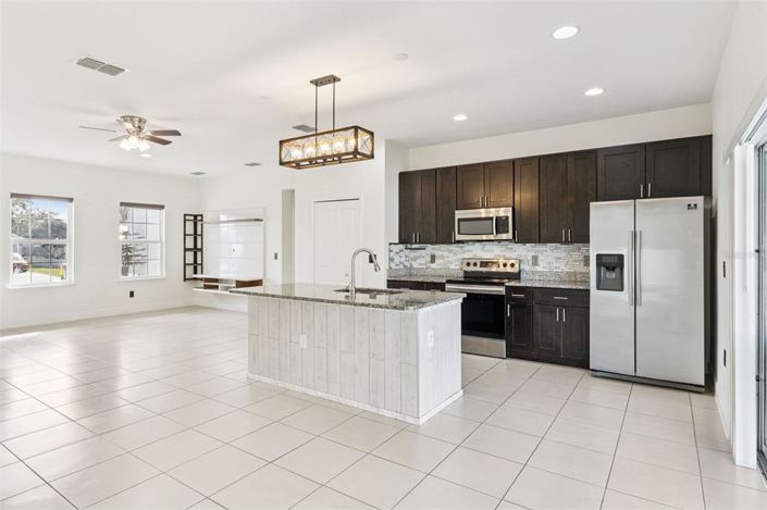 Image No.6-4 Bed House for sale