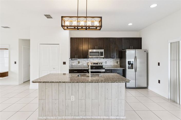 Image No.9-4 Bed House for sale