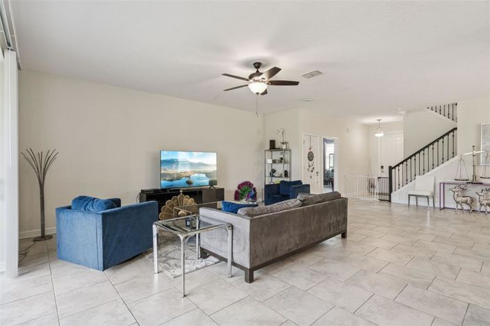 Image No.17-6 Bed House for sale