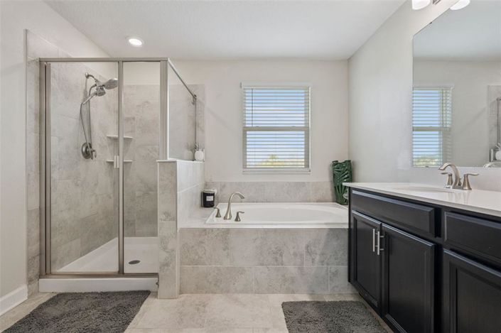 Image No.27-6 Bed House for sale