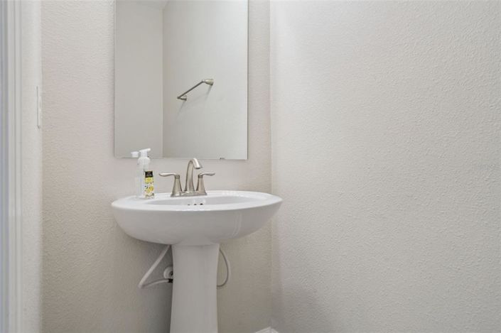 Image No.36-6 Bed House for sale