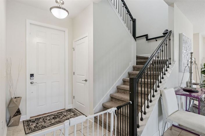 Image No.8-6 Bed House for sale