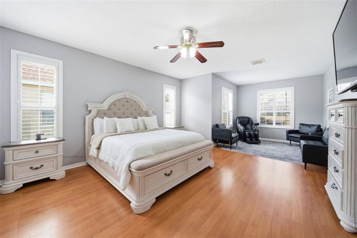 Image No.19-5 Bed House for sale