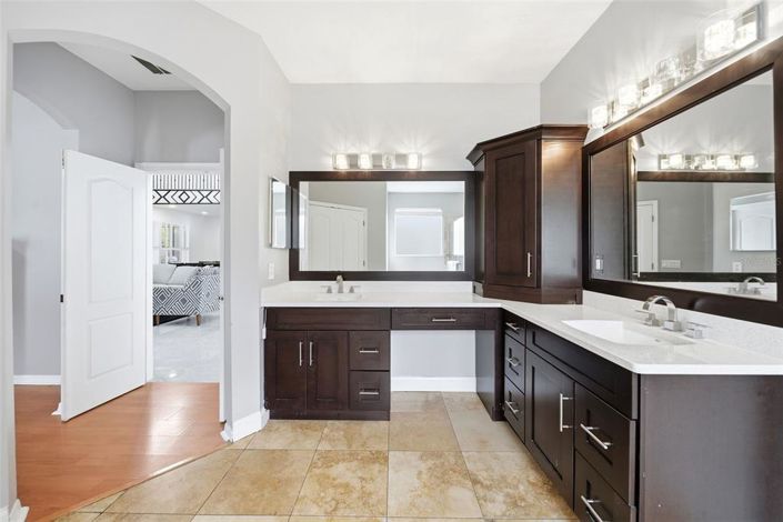 Image No.23-5 Bed House for sale