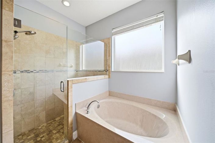 Image No.24-5 Bed House for sale