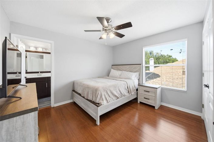 Image No.34-5 Bed House for sale