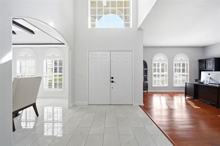 Image No.6-5 Bed House for sale