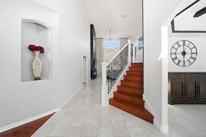 Image No.7-5 Bed House for sale