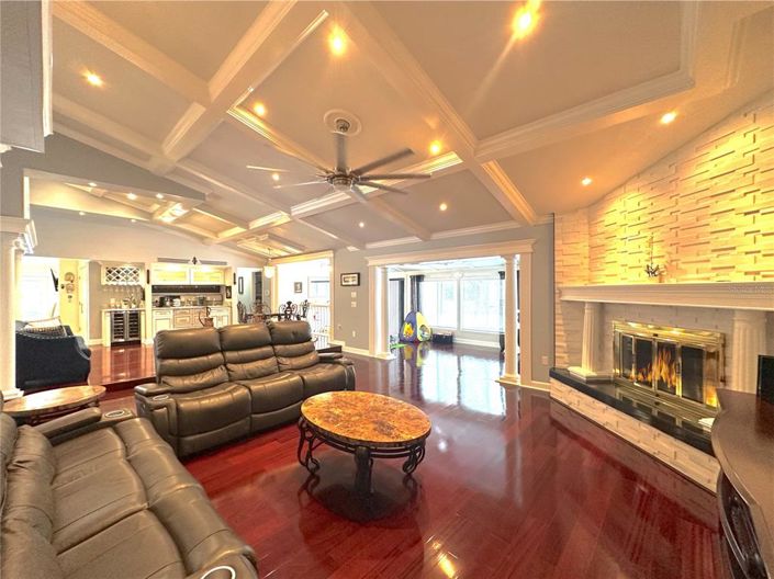 Image No.11-4 Bed House for sale