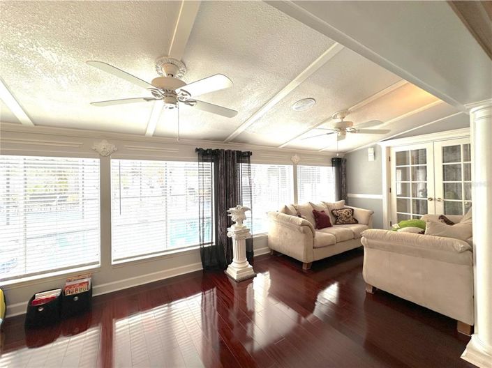 Image No.15-4 Bed House for sale