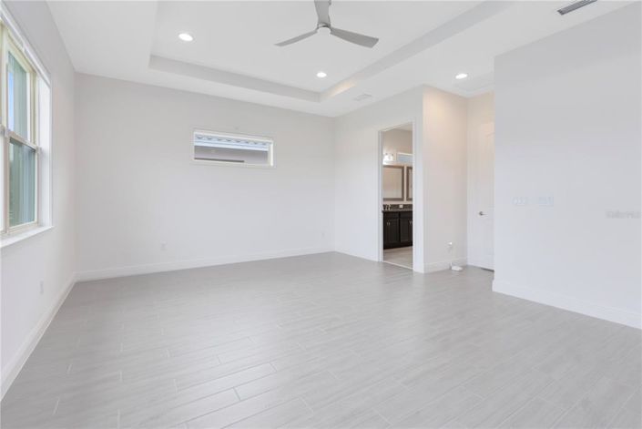 Image No.11-4 Bed House for sale