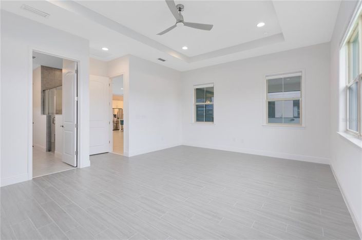 Image No.12-4 Bed House for sale