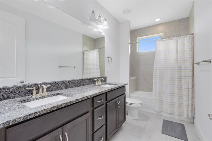 Image No.26-4 Bed House for sale