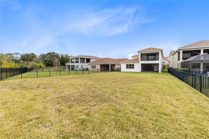 Image No.30-4 Bed House for sale