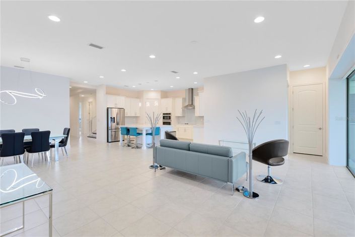 Image No.6-4 Bed House for sale