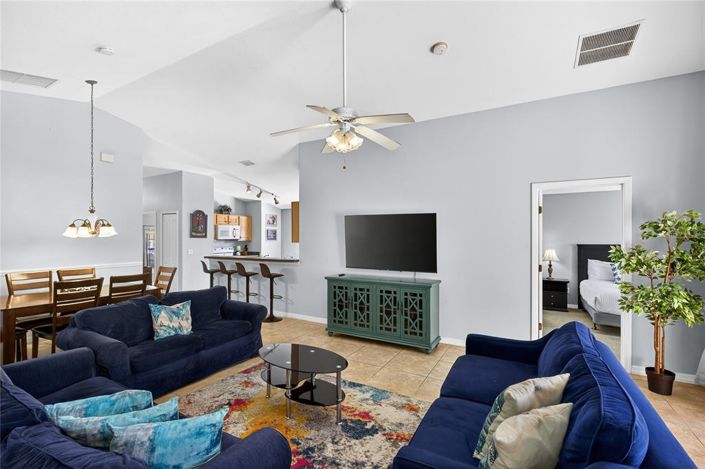 Image No.11-5 Bed House for sale