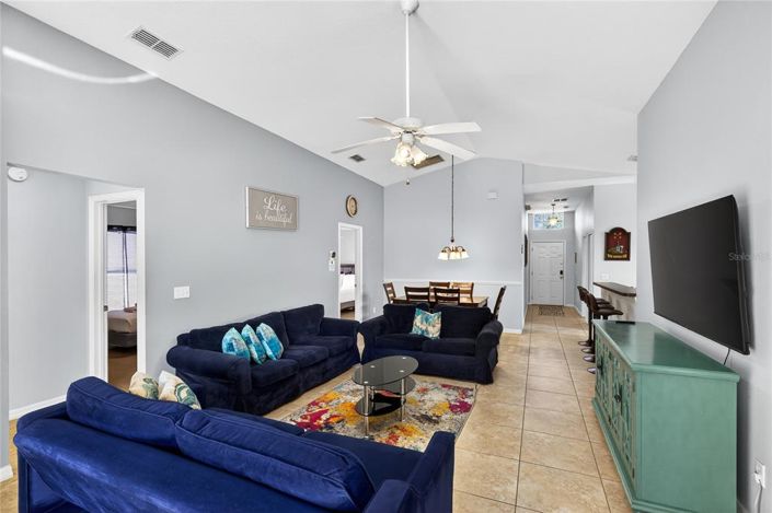 Image No.12-5 Bed House for sale