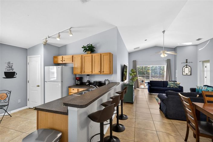 Image No.7-5 Bed House for sale