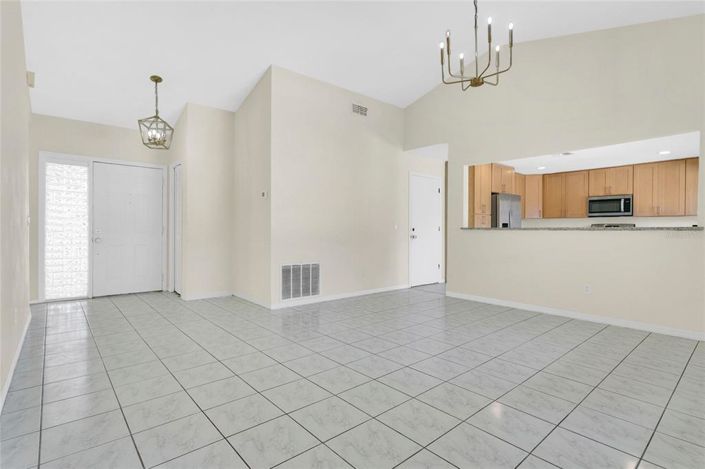 Image No.10-3 Bed House for sale