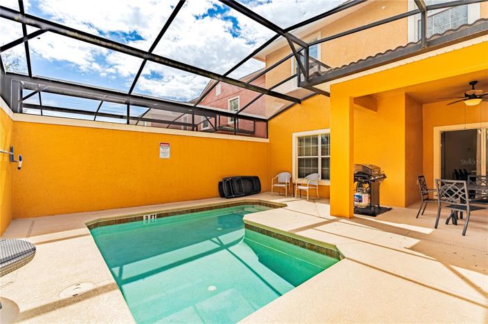 Image No.12-4 Bed Townhouse for sale