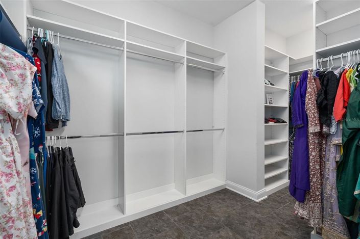 Image No.37-5 Bed House for sale