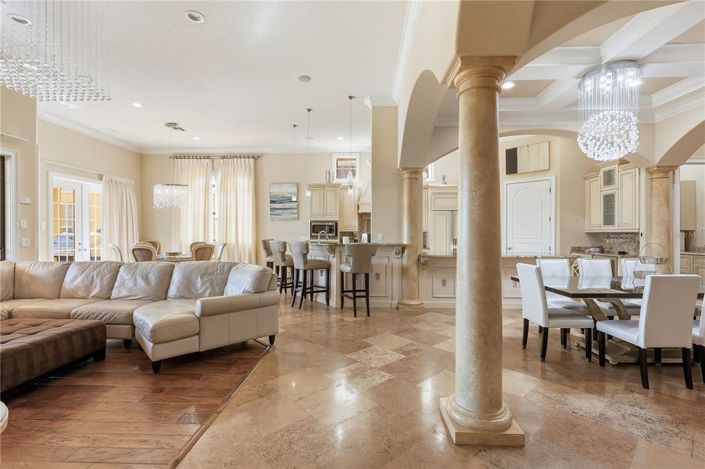 Image No.30-5 Bed House for sale