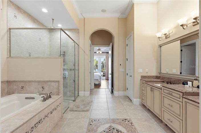 Image No.40-5 Bed House for sale