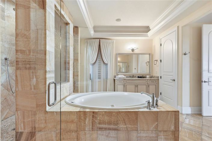 Image No.51-5 Bed House for sale