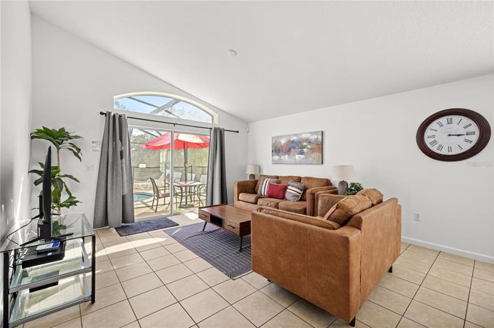 Image No.15-4 Bed House for sale