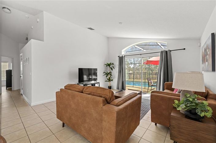 Image No.16-4 Bed House for sale