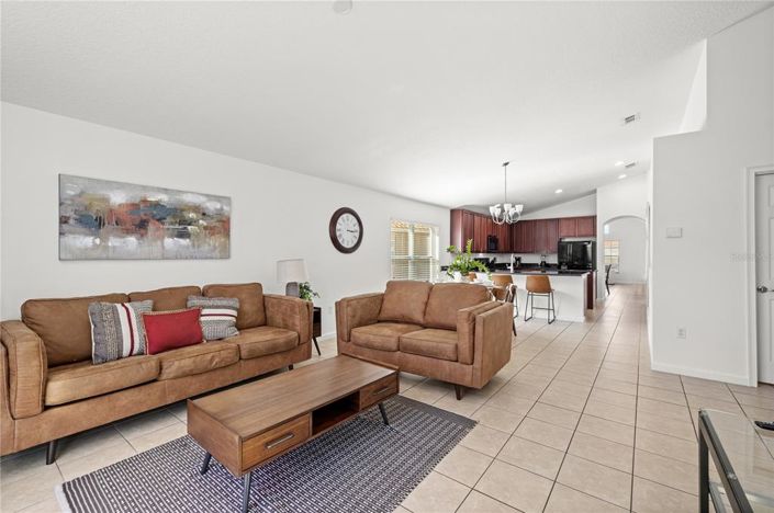 Image No.17-4 Bed House for sale